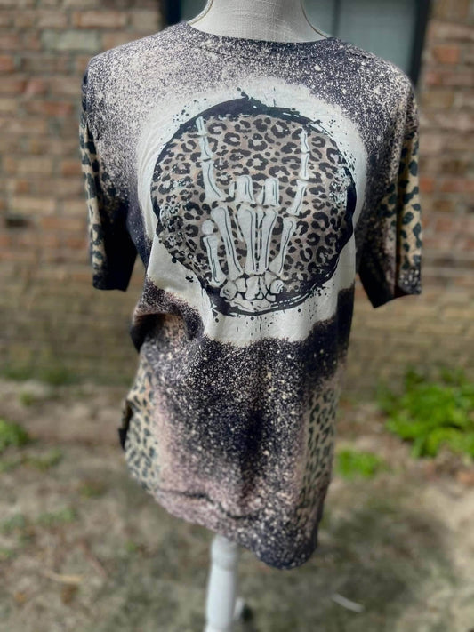 Rock on skull hand bleached tee