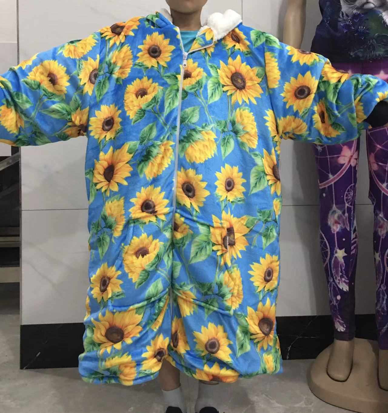 BUBBLE BOB - HOODIE BLANKET RUN-PREORDER CLOSING 9/27